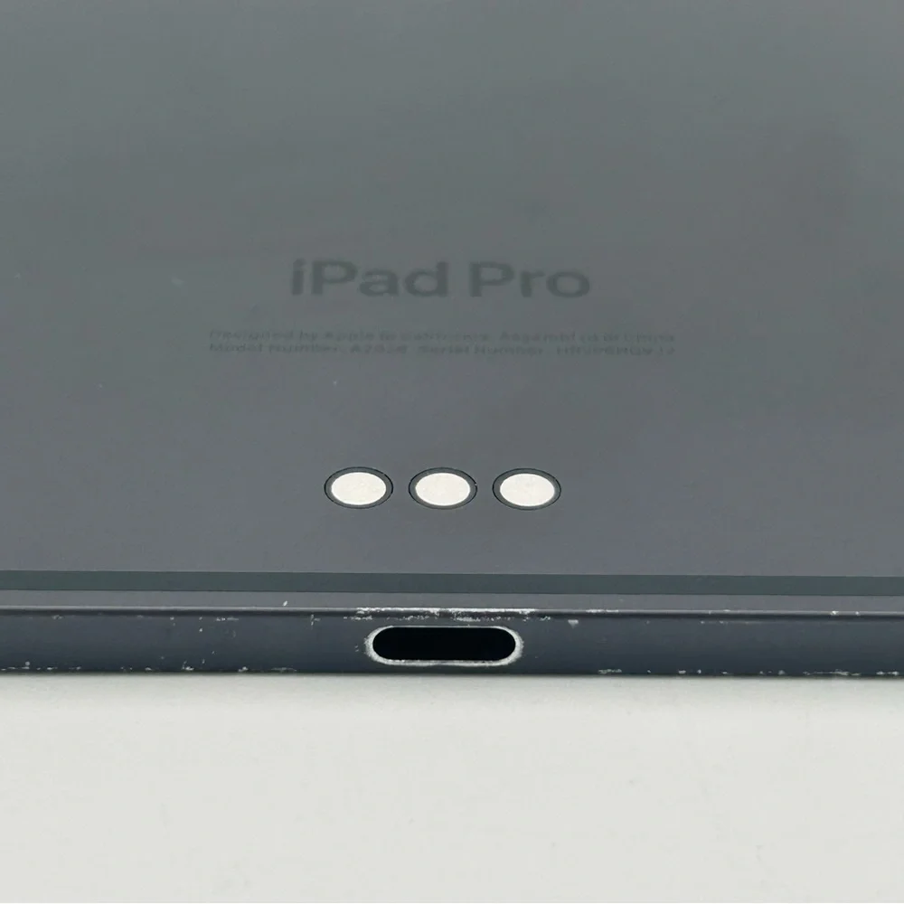 Apple 7th Generation iPad Pro 13” 256GB A2926